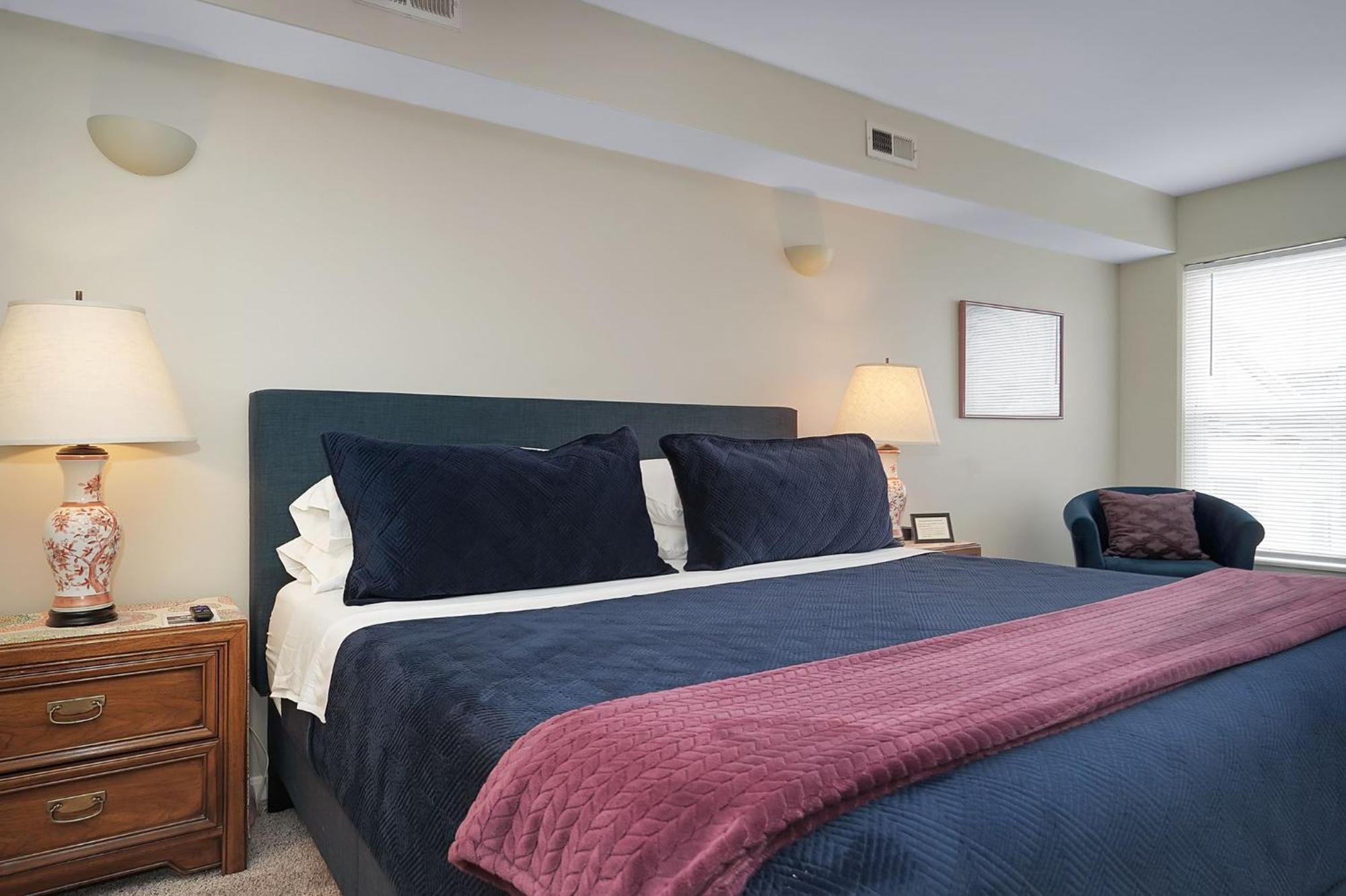 Lux Townhouse, Walk To All, Sleeps 6 Adults Louisville Exterior foto
